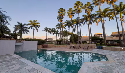 Atraente casa tipo para venda com 4 quartos, sendo 4 suítes, 1,501m²