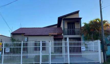 Casa localizada no bairro Estância Velha/Canoas