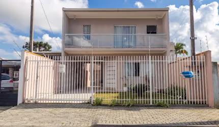 BELÍSSIMA CASA NO BAIRRO INÁ - S.J. PINHAIS