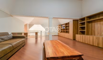 CASA EM CONDOMÍNIO 4 QUARTOS, 3 SUÍTES, PISCINA E ADEGA