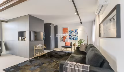 Duplex reformado e mobiliado no Cabral