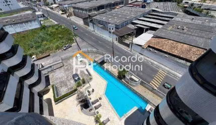 Apartamento cobertura, à venda em Lauro de Freitas, ótima localização!