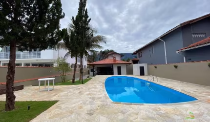 LINDO SOBRADO À VENDA, MORADA DA PRAIA - BERTIOGA/SP  5 SUÍTES, ESPAÇO GOURMET, PISCINA E GARAGEM  CONFIRA AGORA!