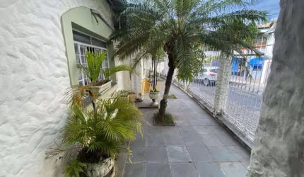 Casa de 03 dormitórios, sendo 01 suíte à Venda, São Benedito, Guaratinguetá, SP
