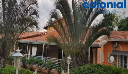 ESPLÊNDIDA CASA 700MTS COM 4 DORMITÓRIOS/2SUÍTES EM MEIO A UMA GRANDE ÁREA VERDE E MUITO MAIS