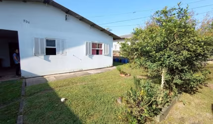 Casa com 3 quartos à venda na Rua Manaus, 701, Serraria, São José por R$ 535.000