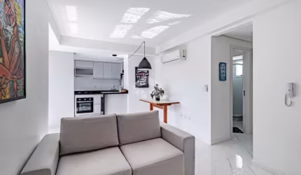 Apartamento 2 dormitórios, 1 suíte, 1 vaga coberta e escriturada, na Zona Sul