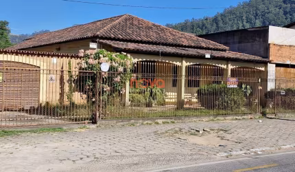 Casa Padrão a Venda no Centro de Timóteo-MG