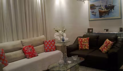 Casa à Venda em Chora Menino com 3 dormitórios