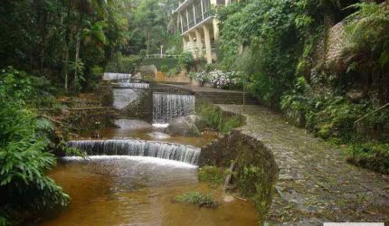 Casa para Venda em Teresópolis, Cascata dos Amores, 7 dormitórios, 2 suítes, 3 banheiros, 12 vagas