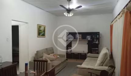 Excelente Casa Residêncial ou comercial  com 4 qts e 02 suítes . codigo: 106735