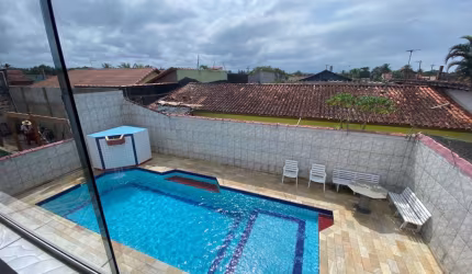 Casa com 05 quartos no Gaivota