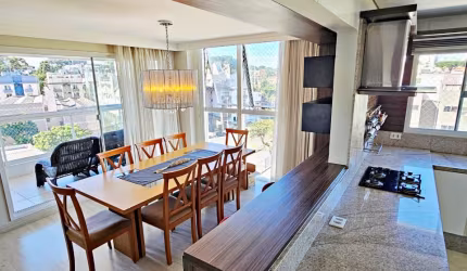Apartamento semi-mobiliado com 4 quartos e 2 vagas de garagem