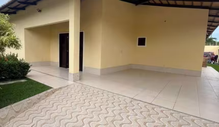 Casa com 04 quartos no Eusébio