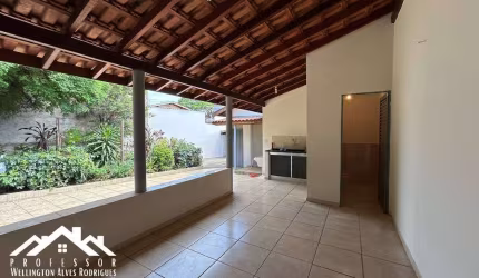 Casa com Amplo Quintal no Jardim Brasil/ Jd. Santana em Limeira-SP (WE)