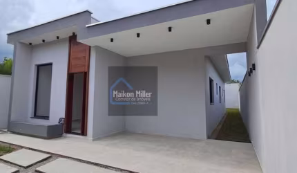 Linda casa bem localizada.