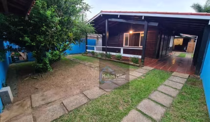 Casa e edícula bem localizado
