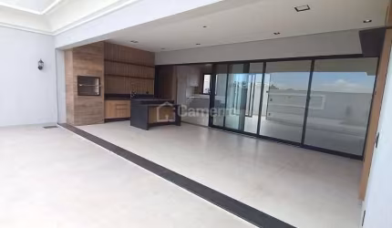 Casa alto padrão, com 3 dormitórios, sendo 3 suítes, à venda, 250 m² por R$ 2.700.000 - Jardim Pau