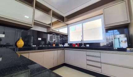 Casa com 4 dormitórios, sendo 2 suítes,  à venda, 435 m² por R$ 3.200.000 - Loteamento Residencial