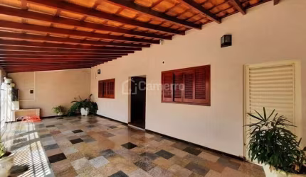 Casa com 3 dormitórios para alugar, 180 m² por R$ 2.800/mês - Antônio Zanaga I - Americana/SP