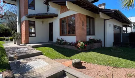 Casa com 3 quartos à venda no Cinqüentenário, Caxias do Sul  por R$ 2.590.000