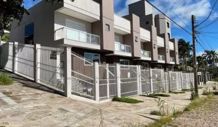 Casa com 3 quartos à venda na Colina Sorriso, Caxias do Sul  por R$ 734.900