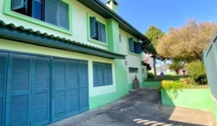 Casa com 3 quartos à venda na Avenida José Carlos de Anflor, 493, Kayser, Caxias do Sul por R$ 1.600.000
