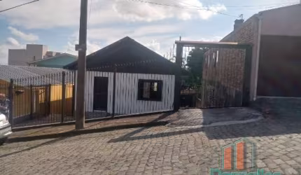 Casa com 3 quartos à venda na Joao Agenor de Menezes, 180, Panazzolo, Caxias do Sul por R$ 560.000