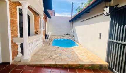 Casa com 3 quartos à venda na Comendador Herculano Gracioli, 323, Parque São Quirino, Campinas, 190 m2 por R$ 590.000