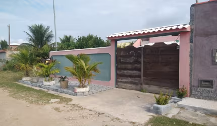 Casa em condomínio fechado com portaria 24hs e perto das melhores praias