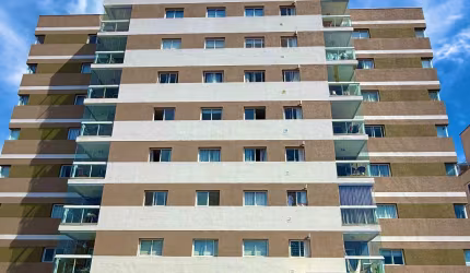 Apartamento à venda com 2 dormitórios sendo 1 suíte no Cristo rei. ( 1 vaga de garagem)