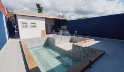 Casa alto padrão com piscina e area gourmet proximo a pria em Itanhaem.