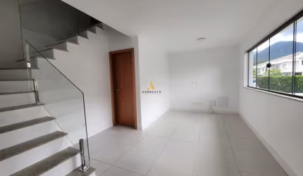 Casa em condomínio fechado com 4 quartos para alugar na Manhuaçu, 599, Vargem Grande, Rio de Janeiro por R$ 4.500