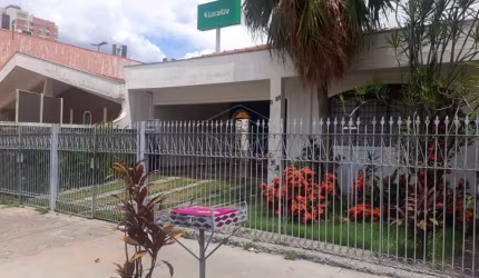 Vila Universitária, 3 dormitórios sendo 1 suíte, ACEITA REPÚBLICA!