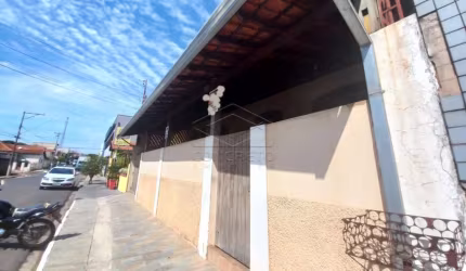 CASA NA ÁREA CENTRAL DE AGUDOS