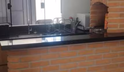 Belíssima casa com 03 dormitórios - PQ São Geraldo