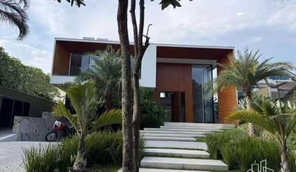Quatro Paredes Imobiliária vende casa no Condomínio Mansões na Barra da Tijuca, Rio de Janeiro