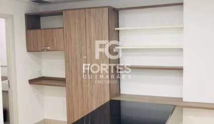 Sala Comercial Mobiliada e Planejada com 41,57m² no condomínio Centro Profissional Ribeirão Shopping, sendo 2 salas + recepção, com piso, forro, luminárias e ar condicionado