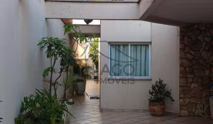 Sobrado à venda no Jardim Vila Formosa, 3 dormitórios, sendo 1 suíte, 4 vagas de garagem, com fácil