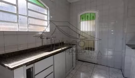 Espaçosa casa de 200mt²para venda, na Vila Alpina, de 3 dormitórios, fácil acesso ao Metro Vila Pru