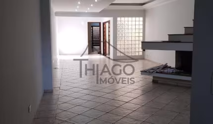 Excelente e espaçosa casa à venda na Vila Mariana de 300m², com fácil acesso ao Metrô Vila Mariana