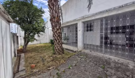 Casa à venda com 4 quartos na Torre  -- 445 mil