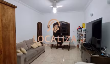 Casa de alto padrão para venda ou locação em São José dos Campos-SP, no Parque dos Ipês: 3 quartos,  2 salas, 3 vagas, 304,15m².