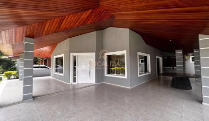 Casa térrea em Condomínio zona leste em São José dos Campos - SP: 3 Quartos, 3 Suítes, 2 Salas, 5 Banheiros, 5 Vagas, 330m².