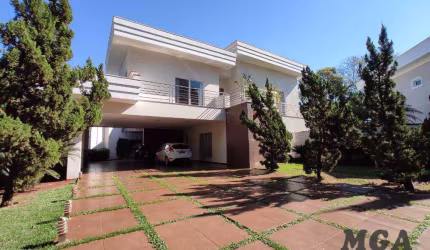 Sobrado no Condomínio Residencial Lago dos Cisnes - Foz do Iguaçu/PR