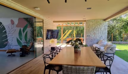 Casa 6 suítes 400m2 decorada e mobiliada em Praia do Forte. Condomínio Praia Bella, com total infraestrutura de lazer!