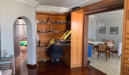 Apartamento amplo perto de tudo, 3 suítes, sendo 2 com closet, 216m2. Andar alto, com vista mar, bem ventilado. Edifício Acróple, Parque Bela Vista
