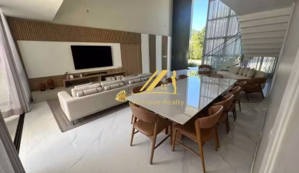 Casa no Condomínio Buscaville, em Busca Vida. 624m2, 4 suítes, com piscina, churrasqueira! Bem decorada e mobiliada!Condomínio com ótima infra de laz