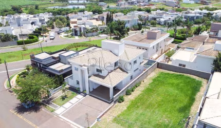 Sobrado à venda em Paulínia, Parque Brasil 500, com 3 suítes, com 262 m²