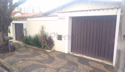 Casa à venda com 3 quartos no Jardim São Carlos, Campinas.